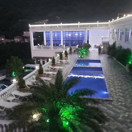 Hotel Zura Palace ควาเรียที ภายนอก รูปภาพ