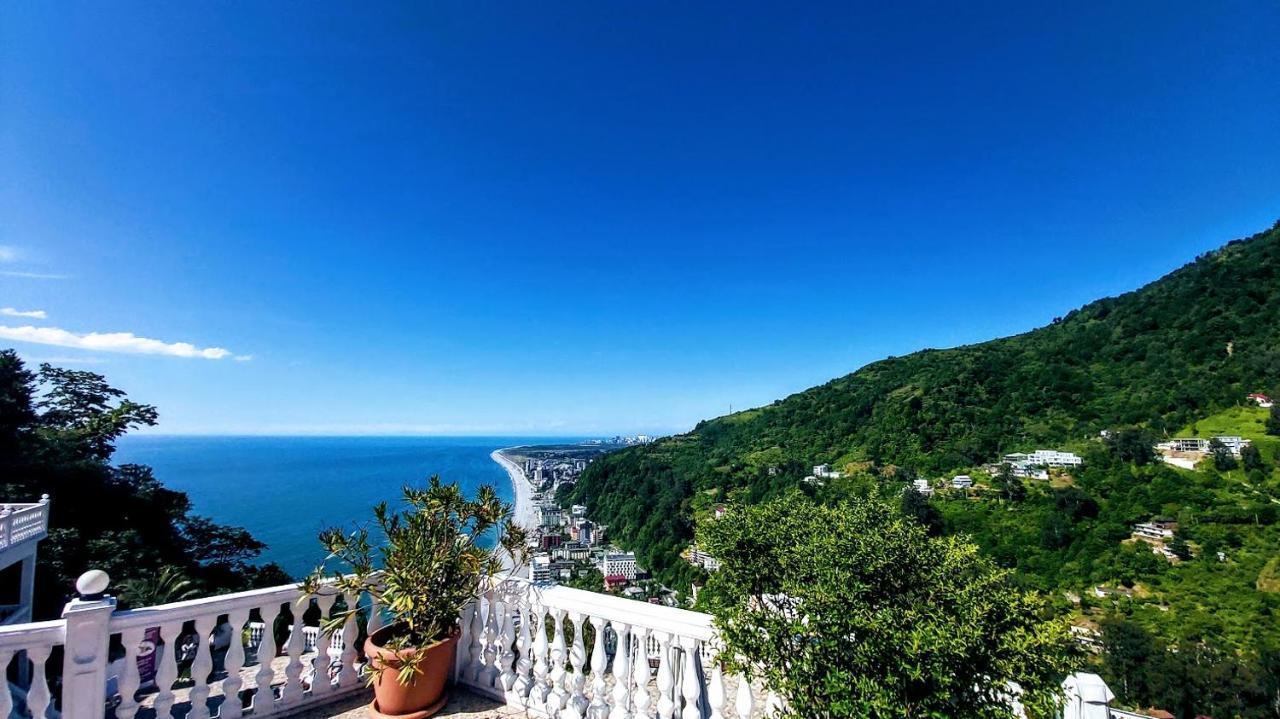 Hotel Zura Palace ควาเรียที ภายนอก รูปภาพ