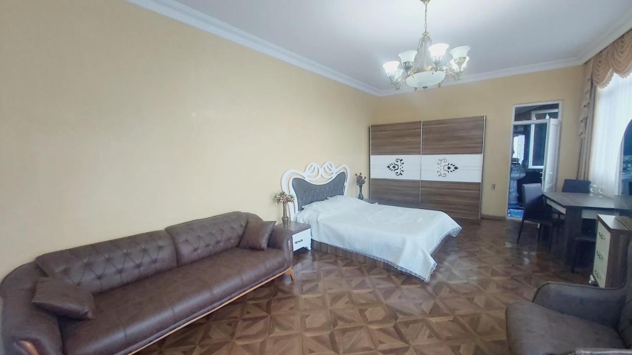 Hotel Zura Palace ควาเรียที ภายนอก รูปภาพ