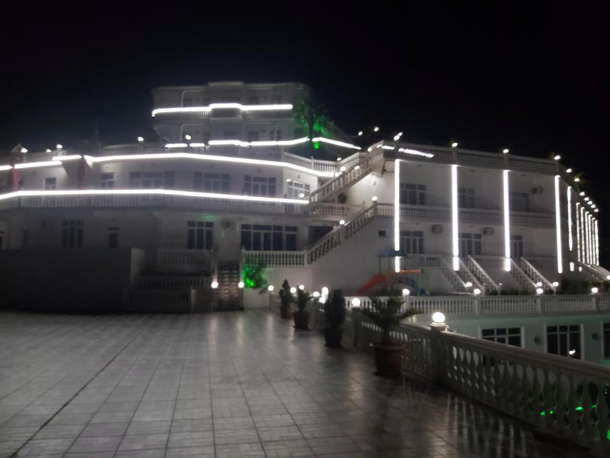 Hotel Zura Palace ควาเรียที ภายนอก รูปภาพ