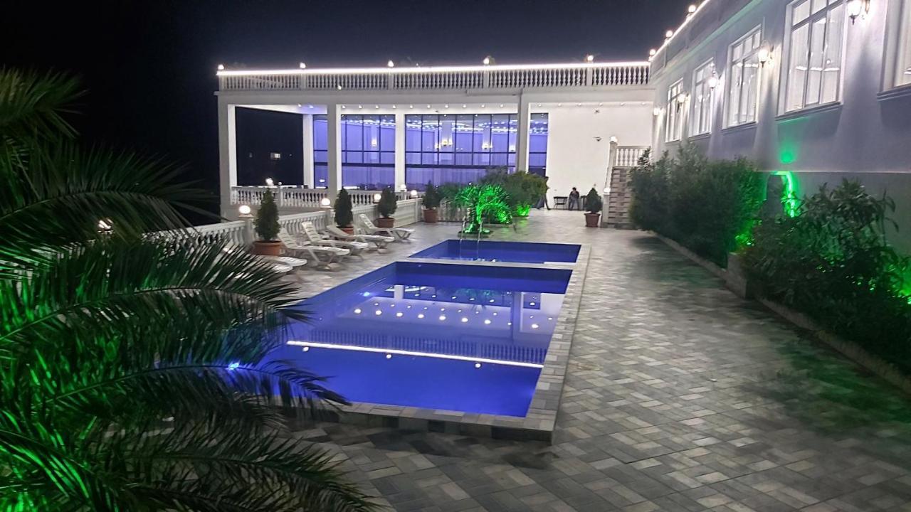 Hotel Zura Palace ควาเรียที ภายนอก รูปภาพ