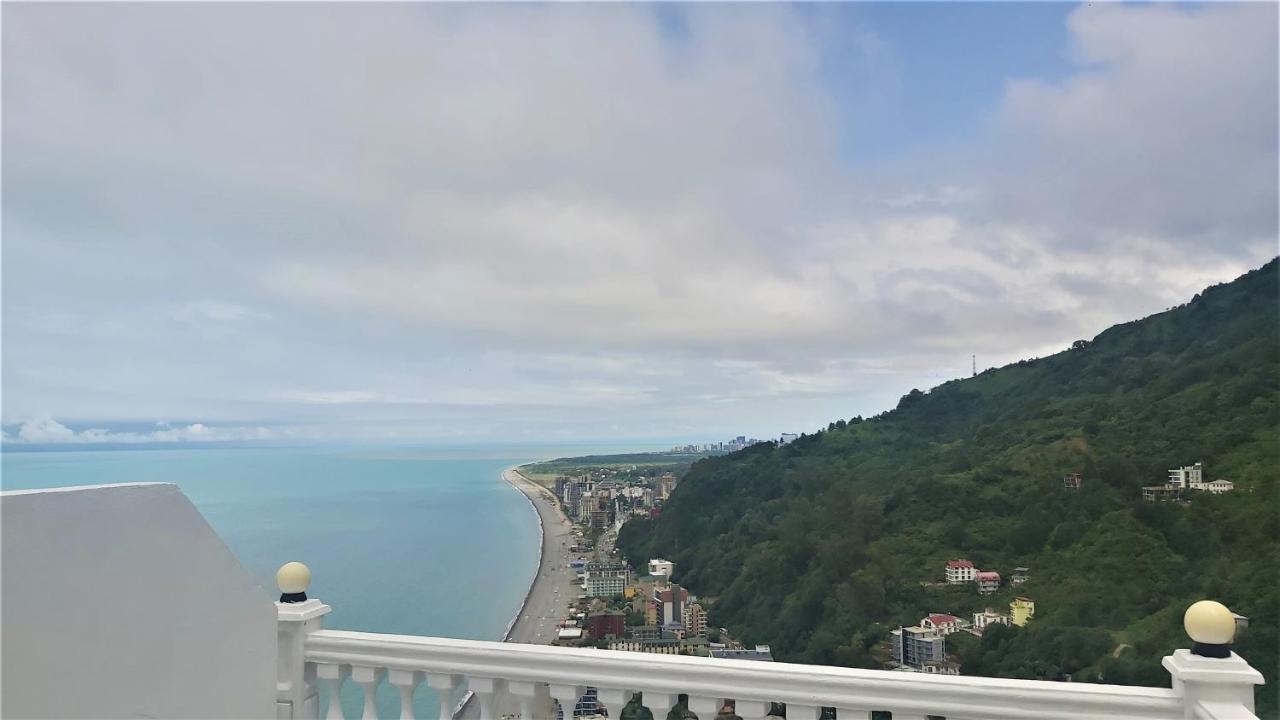 Hotel Zura Palace ควาเรียที ภายนอก รูปภาพ