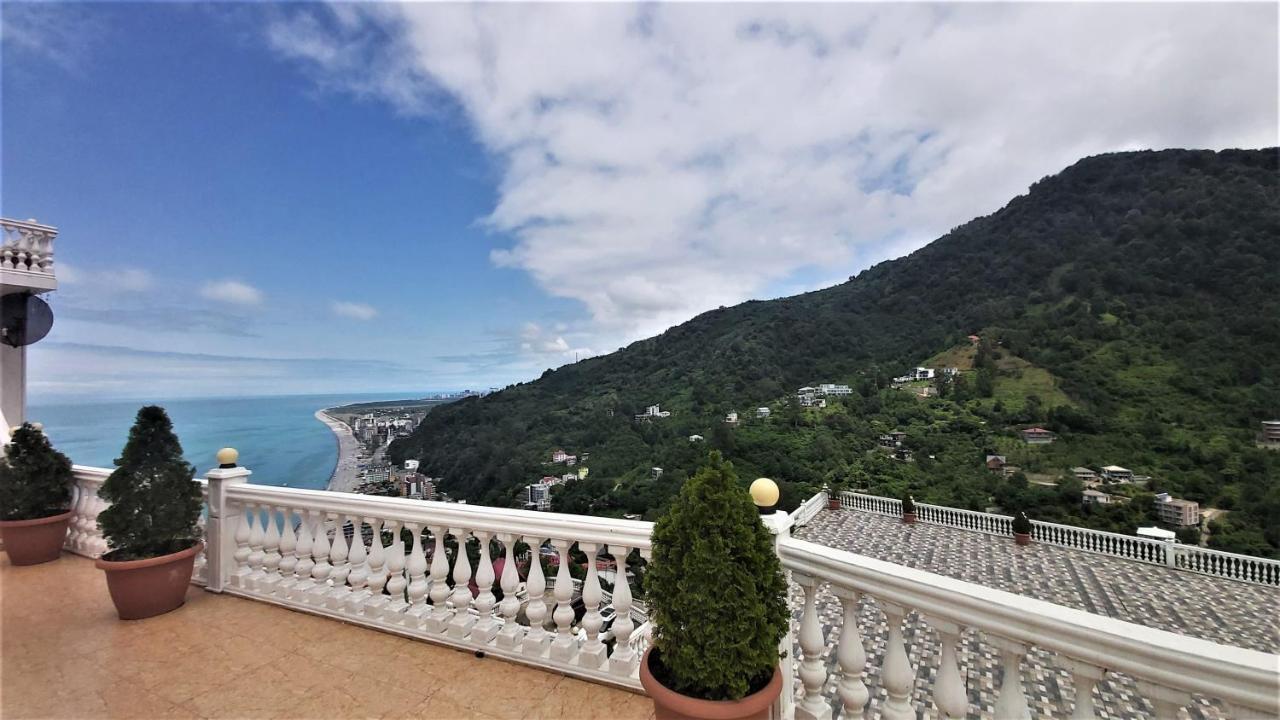 Hotel Zura Palace ควาเรียที ภายนอก รูปภาพ