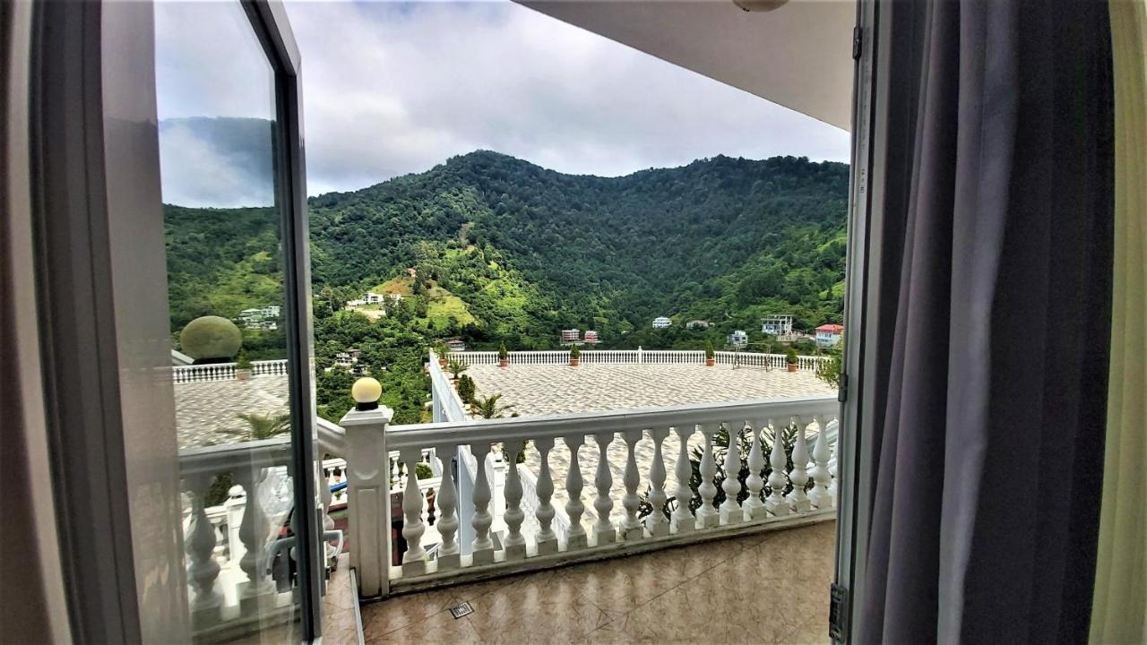 Hotel Zura Palace ควาเรียที ภายนอก รูปภาพ