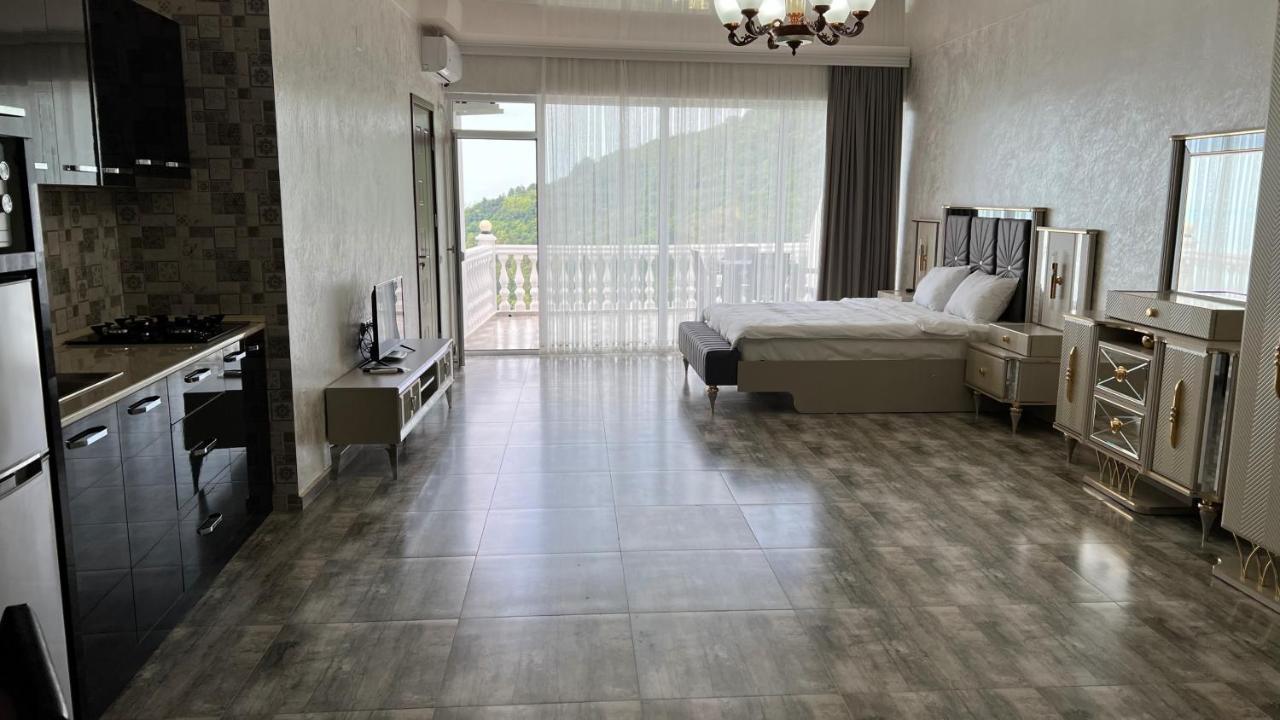 Hotel Zura Palace ควาเรียที ภายนอก รูปภาพ
