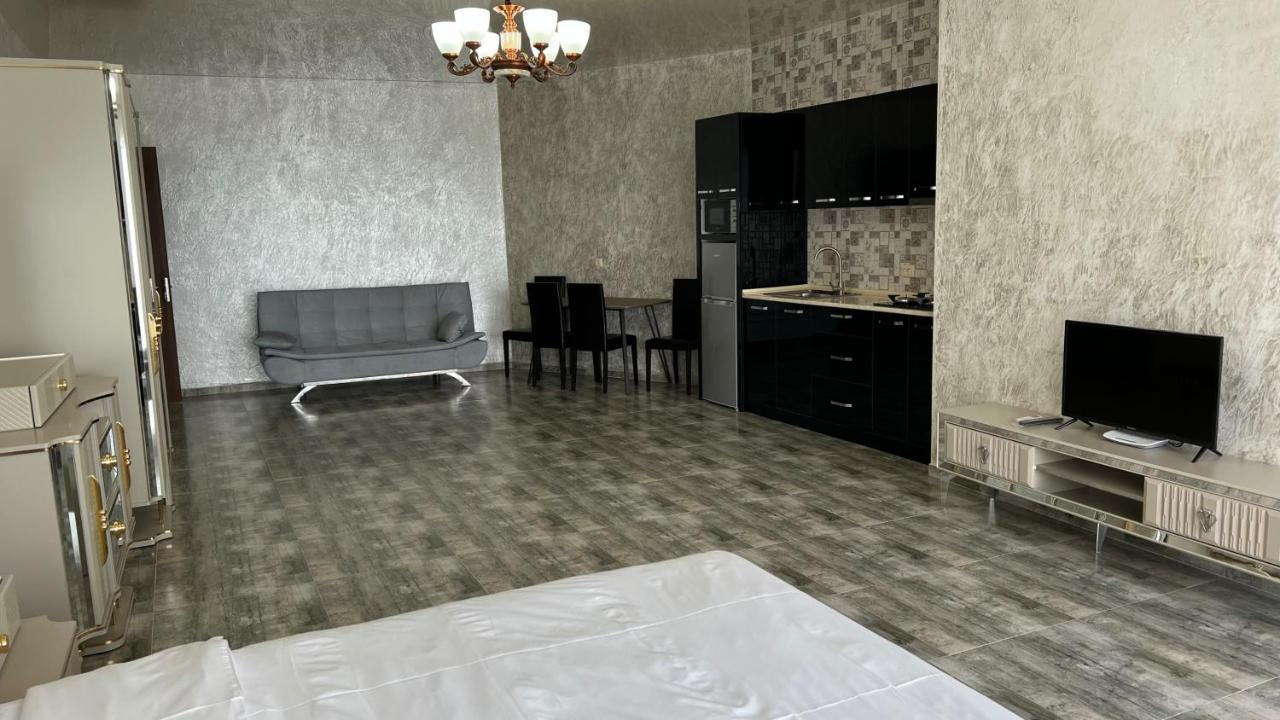 Hotel Zura Palace ควาเรียที ภายนอก รูปภาพ