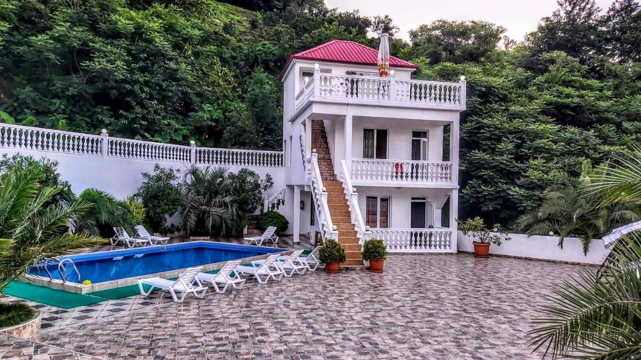Hotel Zura Palace ควาเรียที ภายนอก รูปภาพ