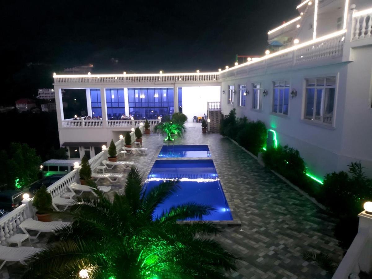 Hotel Zura Palace ควาเรียที ภายนอก รูปภาพ