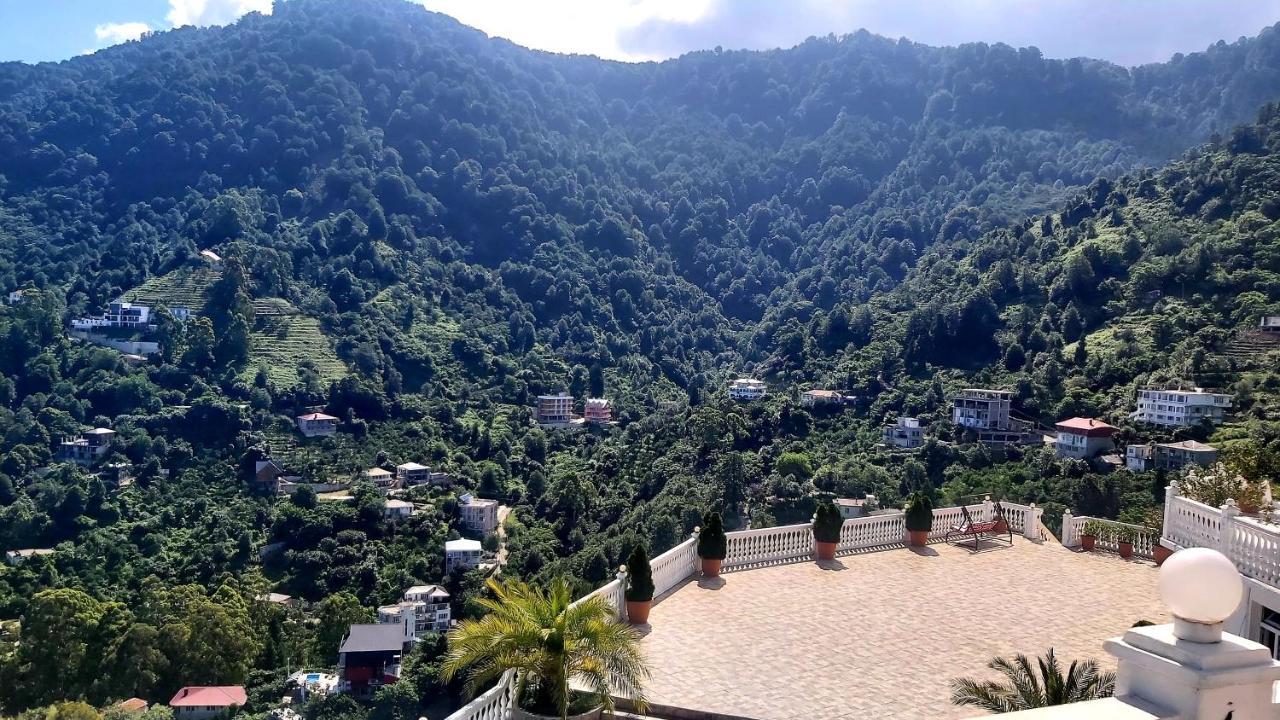 Hotel Zura Palace ควาเรียที ภายนอก รูปภาพ