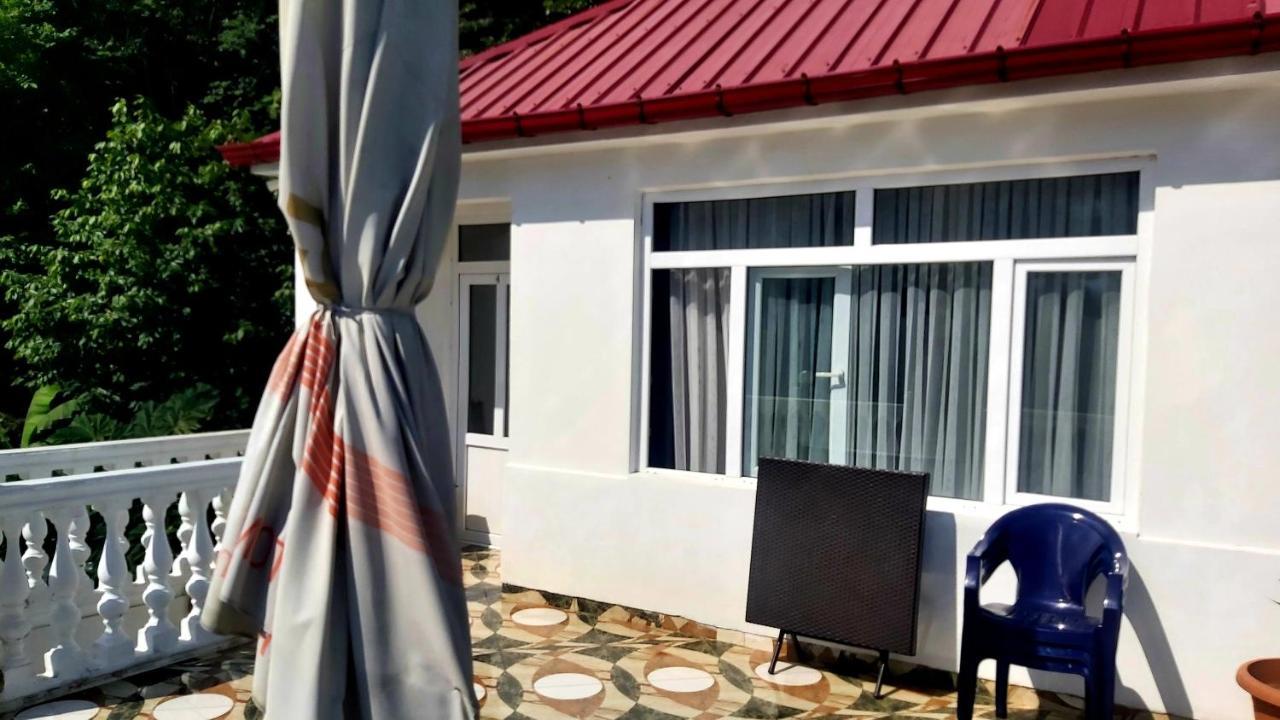 Hotel Zura Palace ควาเรียที ภายนอก รูปภาพ