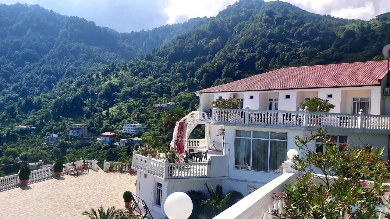 Hotel Zura Palace ควาเรียที ภายนอก รูปภาพ