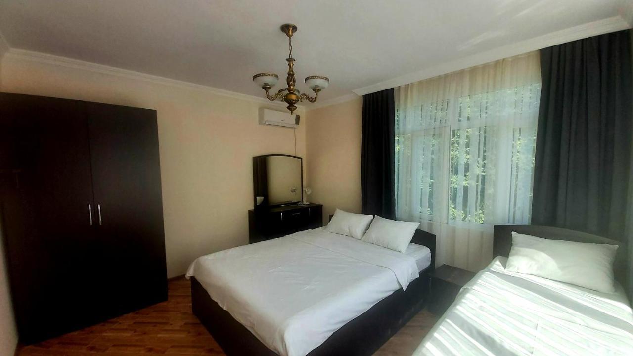 Hotel Zura Palace ควาเรียที ภายนอก รูปภาพ