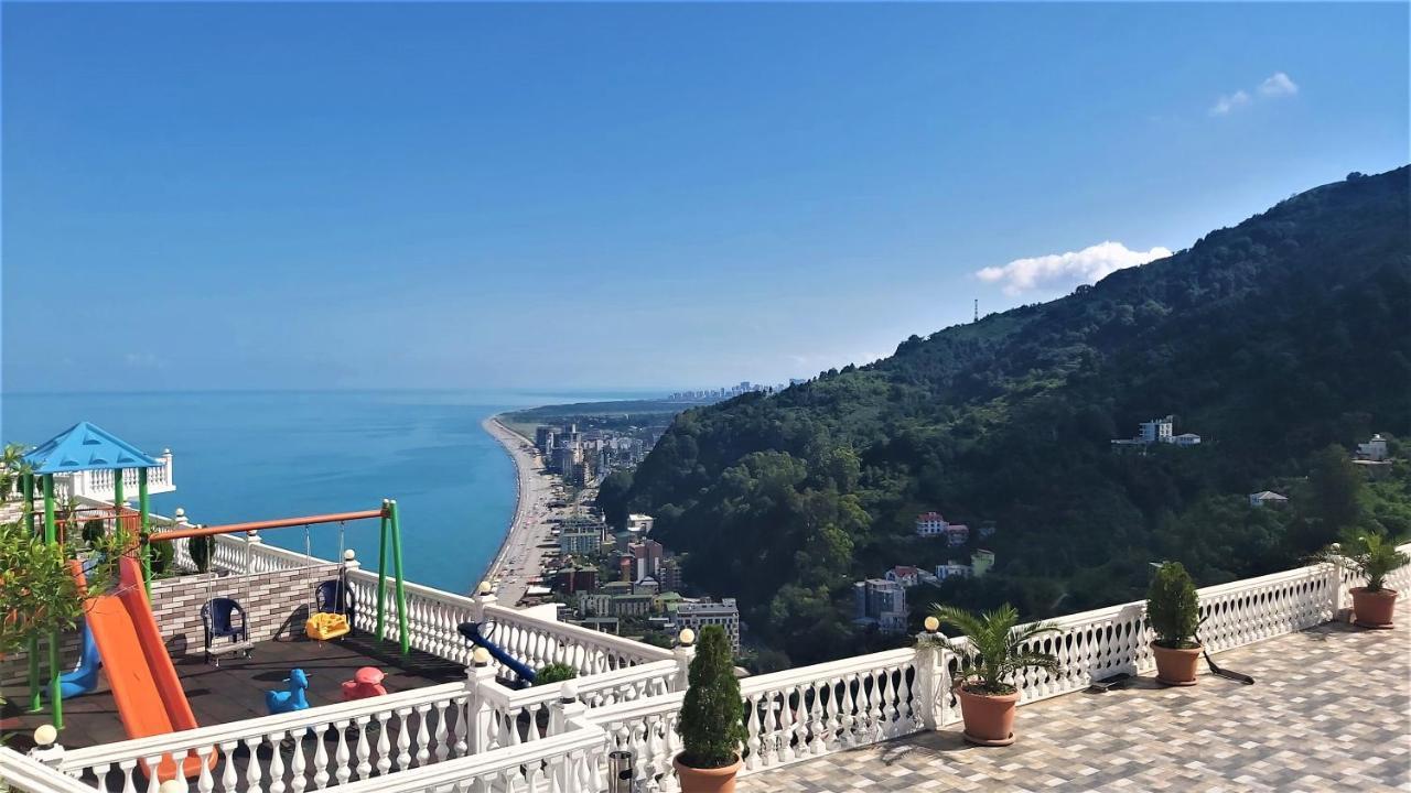 Hotel Zura Palace ควาเรียที ภายนอก รูปภาพ