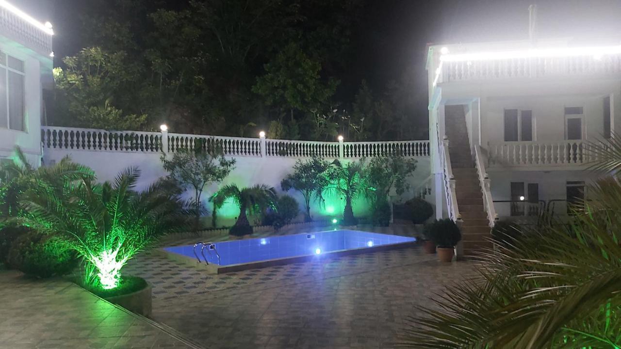 Hotel Zura Palace ควาเรียที ภายนอก รูปภาพ