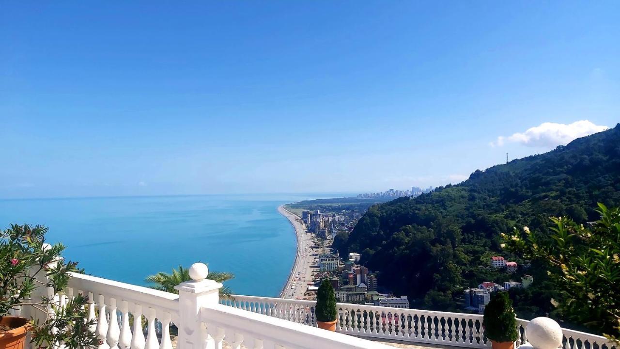 Hotel Zura Palace ควาเรียที ภายนอก รูปภาพ