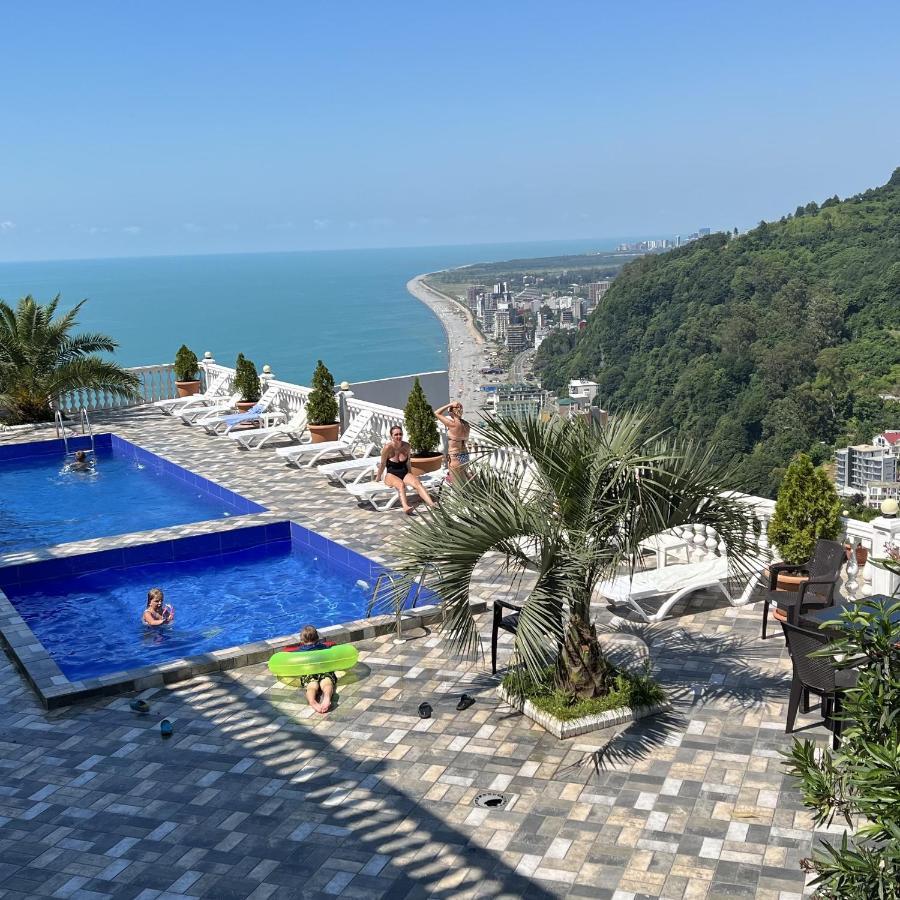 Hotel Zura Palace ควาเรียที ภายนอก รูปภาพ
